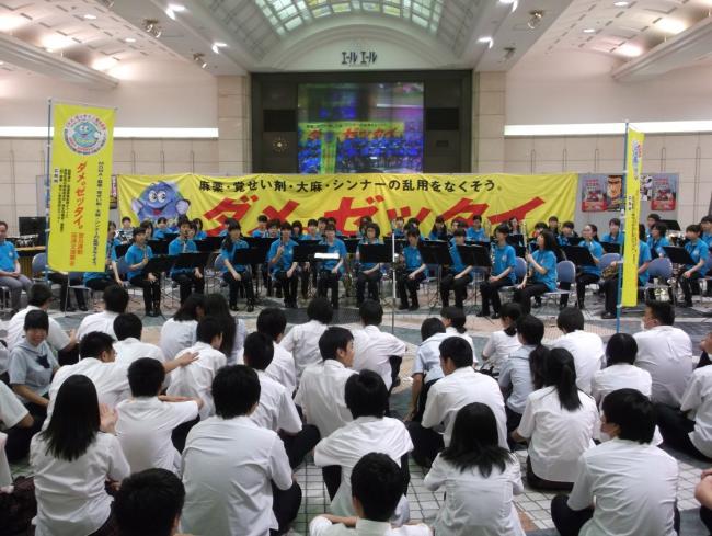 広島市立基町高等学校吹奏楽部による演奏の様子
