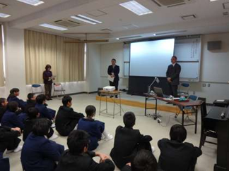 平成25年11月26日広島市立阿戸中学校での講演の写真
